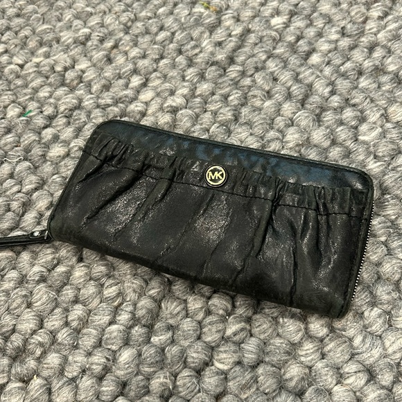 Michael Kors‎ Black Soft Leather Long Wallet - Picture 1 of 6